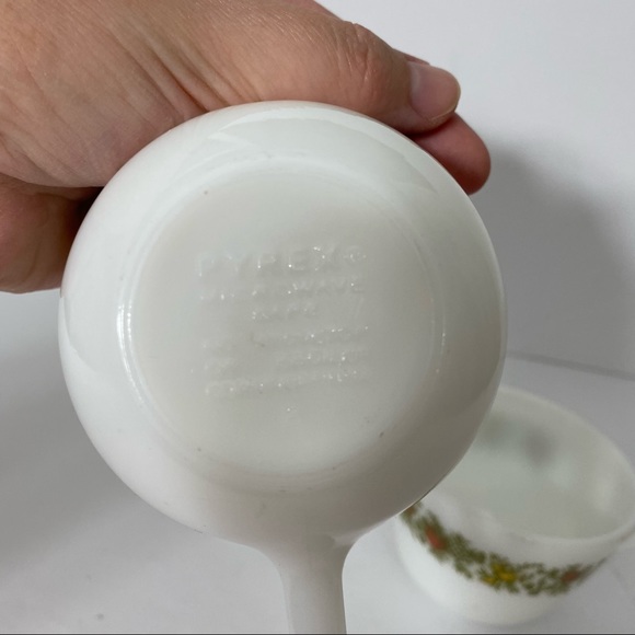 Vintage Pyrex Milk Glass Coffee Mug Cups Spice Of Life Vegetable Garden Set of 2 - Picture 5 of 8